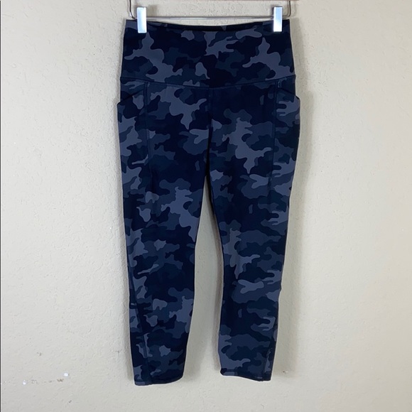 all in motion Pants - Like new All In Motion camouflage cropped leggings